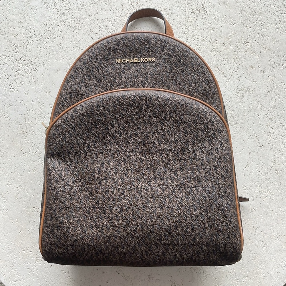Michael Kors Large Abbey Backpack - Picture 5 of 11